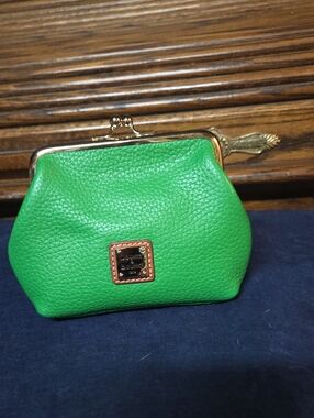 Green Leather Kiss-Lock Coin Purse